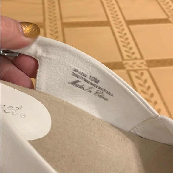 NEW! Easy Street sandal - Picture 6 of 7